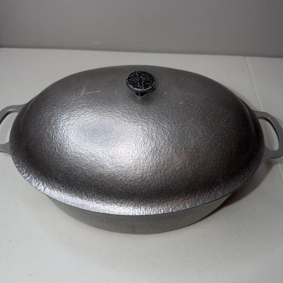 Vintage Club Hammered Aluminum Oval Roaster Dutch Oven With Hammered Lid 14" - Picture 5 of 5